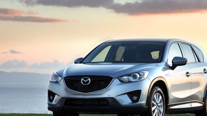 Front Pose Of 2013 Mazda CX-5 in Silver